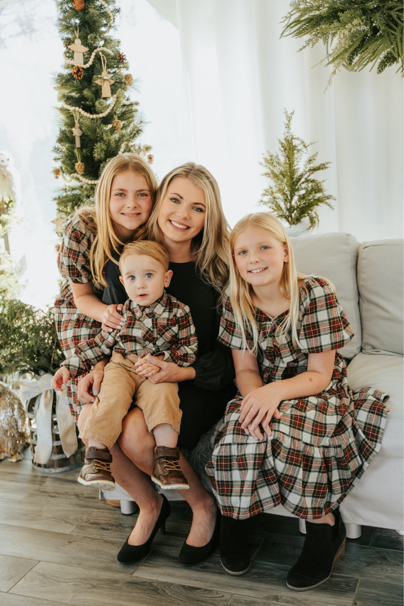 Merry Christmas. @ivycityco never disappoints with their holiday collections. A little holiday photo inspo! 

#LTKFamily #LTKKids #LTKHoliday
