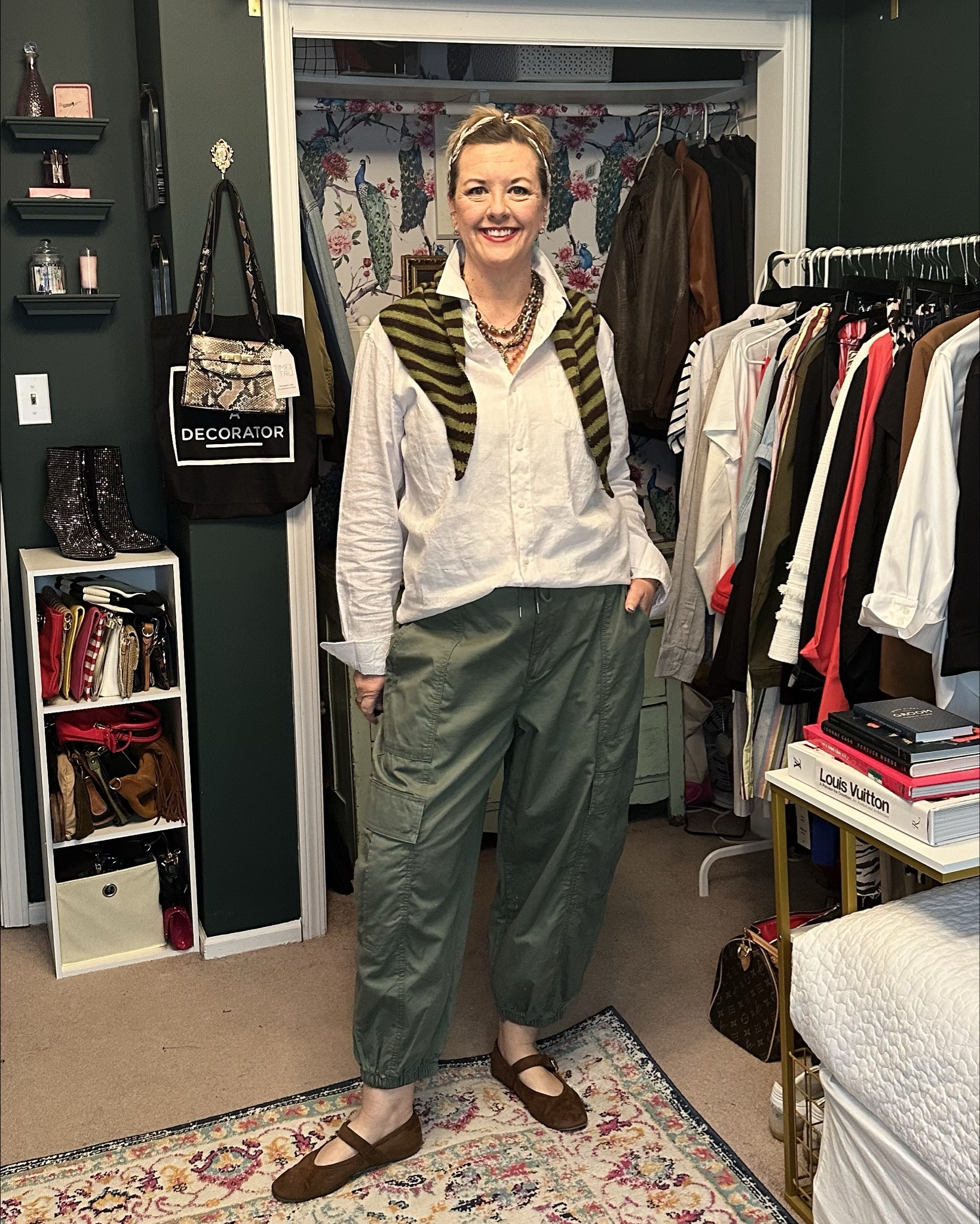 Green cargos 

#LTKOver40 #LTKMidsize #LTKootd