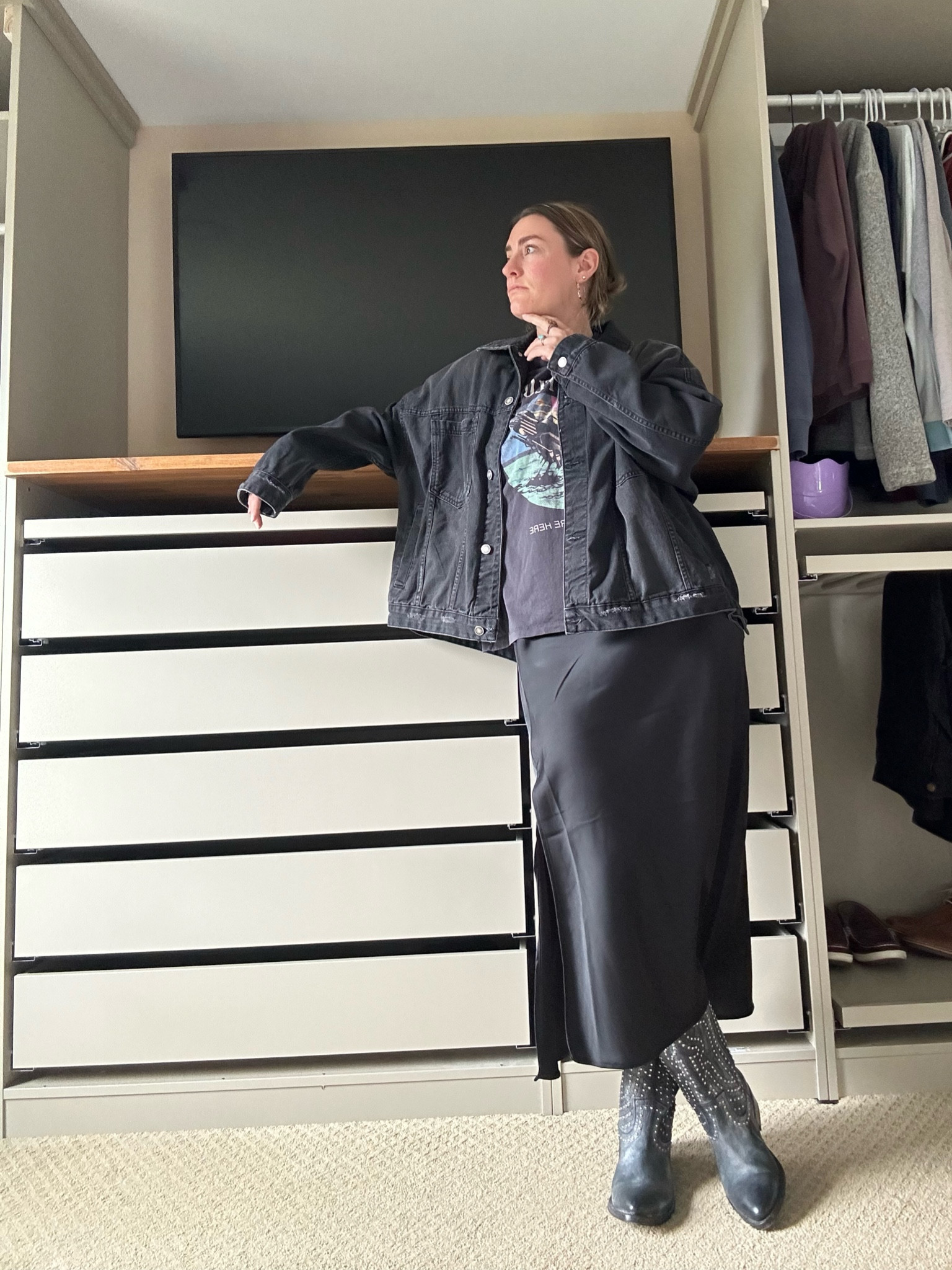 Layer your look 👀 
.
Rework your wardrobe and revitalize your clothing by layering different pieces together. A dressy silk slip dress can go from night to day by layering, an oversized graphic tee, denim jacket, and slipping on some cowboy kickers (ie cowboy boots). 
.
A days walk about, a country concert, a festival — you’re set! 

#LTKParties #LTKShoeCrush #LTKSummerSales