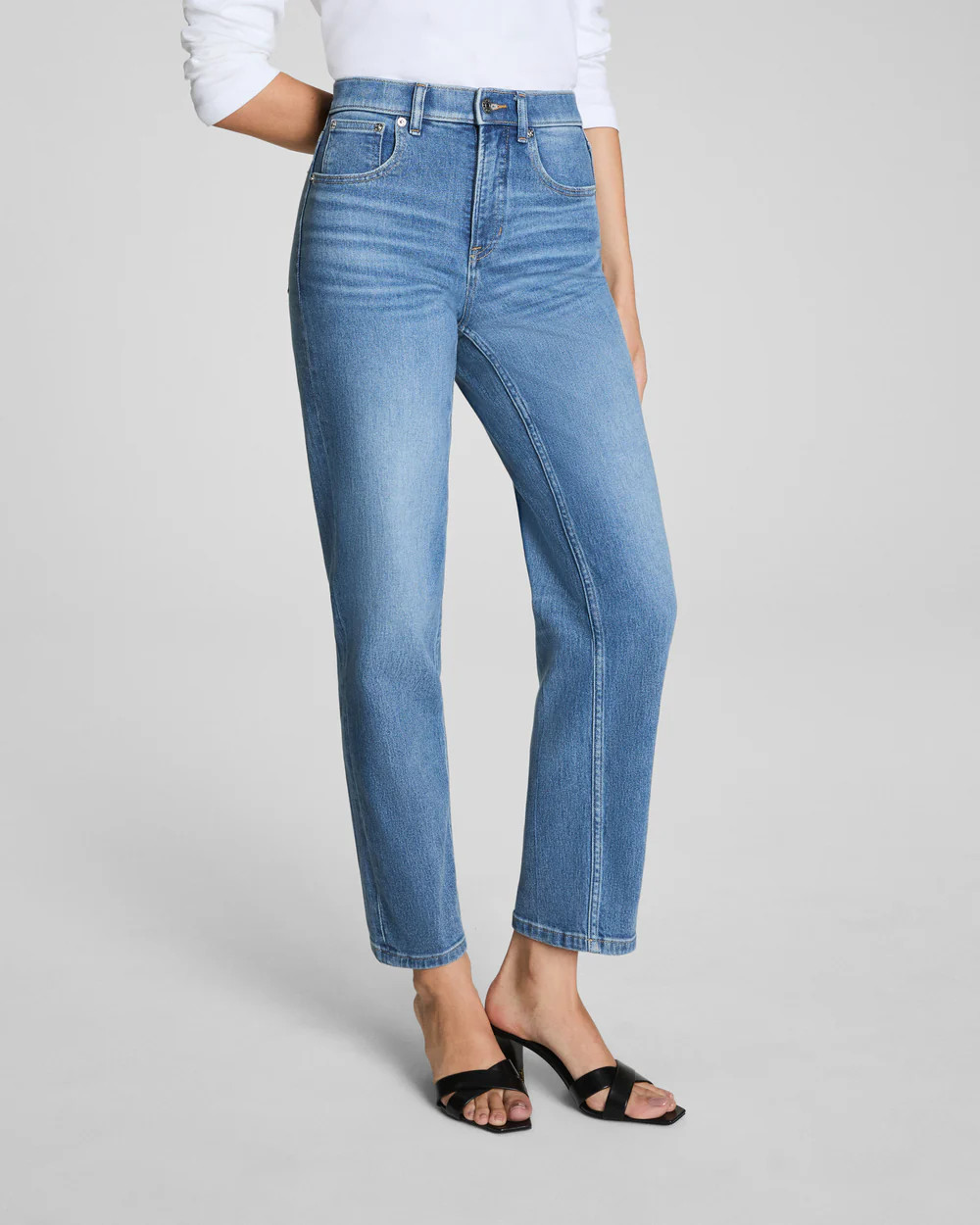 SPANXshape™ Authentic 360 90s Straight Leg Jeans | Spanx Canada