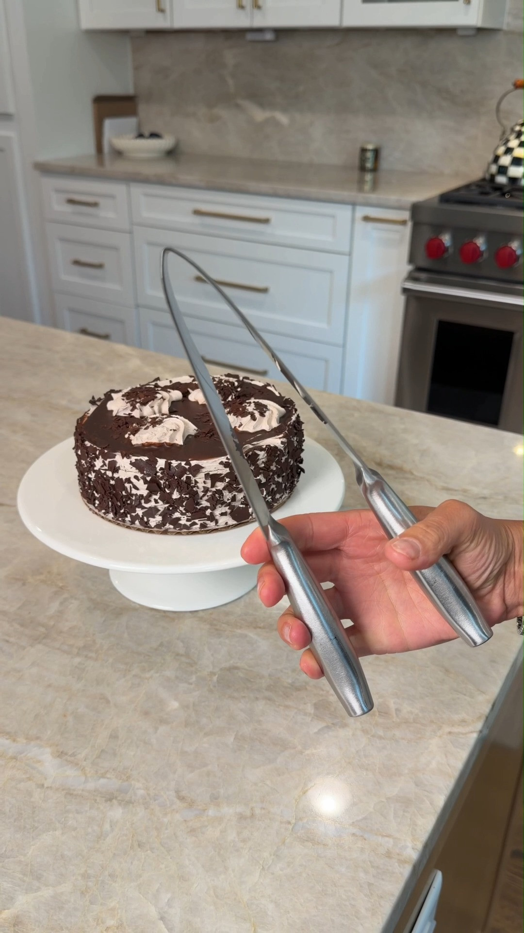 The gadget I didn’t know I needed 🎂🤯 Perfect cake slices EVERY time — no more uneven pieces!  

 #LTKfoodie #LTKHome