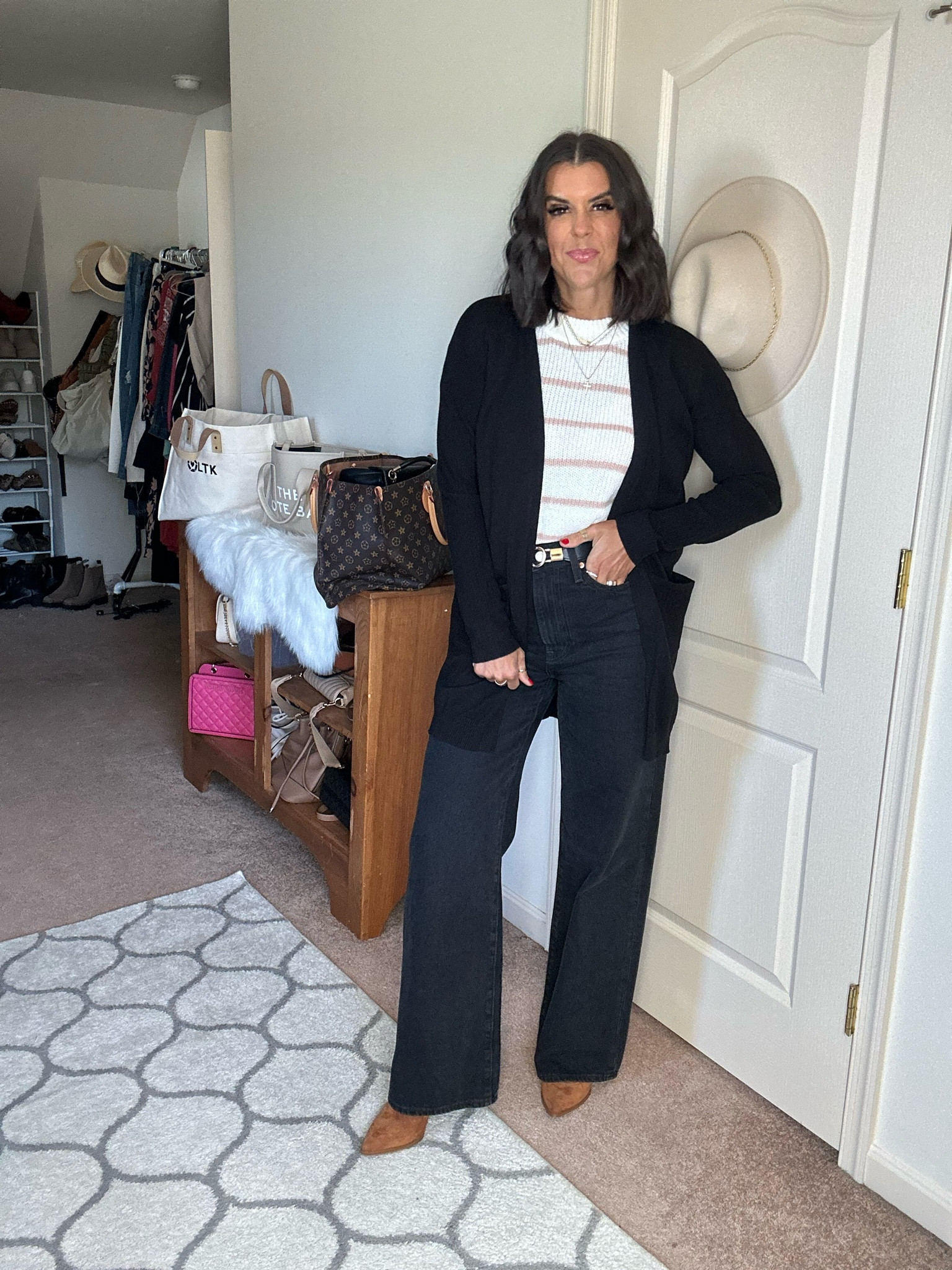 Black cardigan on sale!

50% off with code 50D4MQT3
Only $13.99!

#LTKFindsUnder100 #LTKSeasonal #LTKSaleAlert