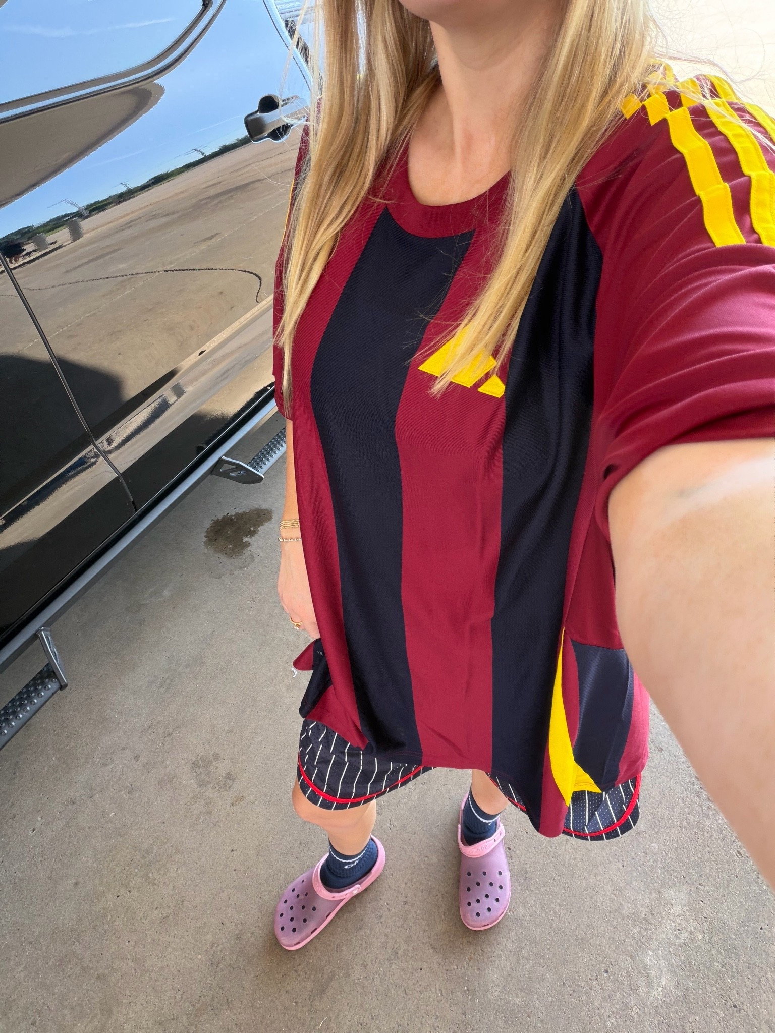 Adidas jersey, basketball shorts, crocs, alo socks, road trip outfit, casual ootd

#LTKootd #LTKTravel