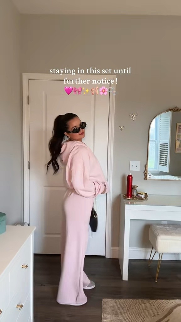 a pink sweat set is all i need !!! 

#LTKFindsUnder50 #LTKU #LTKootd