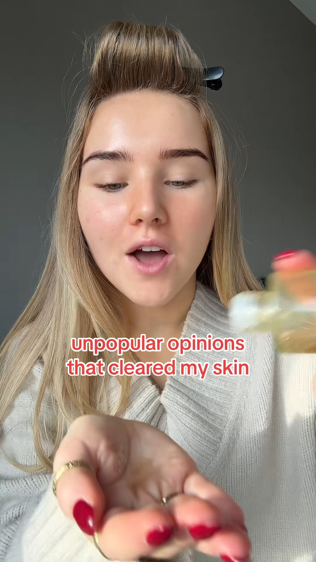 controversial opinions that cleared my skin🫣

products
(all from  @YesStyle ):
discount code: LIFEWITHMILS

⭐️@imfrom_us mugwort essence
⭐️ @SKIN1004 Official centella ampoule
⭐️ @mixsoon_official glacier water 
⭐️ @PURITO SEOUL oat-in calming gel cream
⭐️ @Dr.Ceuracle Official hyal reyouth

•

#skintok #acne #skincare #clearskin #skincaretips #koreanskincare #healacnenaturally