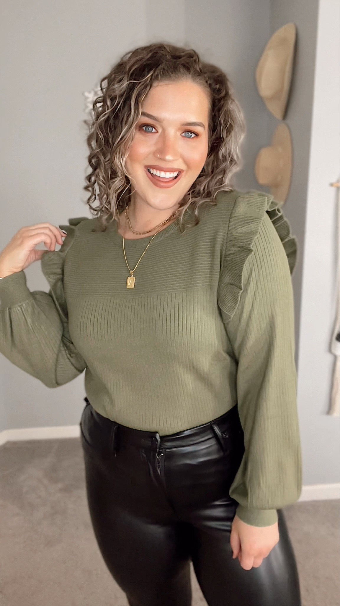 Midsize Fall OOTD 🌾
Sweater: L 
Pants: XL 
#midsizeoutfits #ootd #fallfashion #fallstyle #sweater #necklace #goldjewelry #leather #leatherpants #fauxleather #veganleather 

#LTKstyletip #LTKSeasonal #LTKcurves