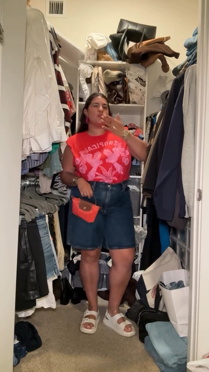 🌺🌺

#shortsandshirtoutfit #casualspringoutfit #shortsoutfitideas #creatorsearchinsights

#LTKMidsize #LTKSpringSale #LTKStyleTip