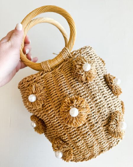 Floral Bucket Bag

Spring style  summer style  accessories  bucket bag  woven handbag  purse  flower purse  resort accessories  rattan bag  tote bag  pearls 

#LTKSeasonal #LTKstyletip #LTKitbag