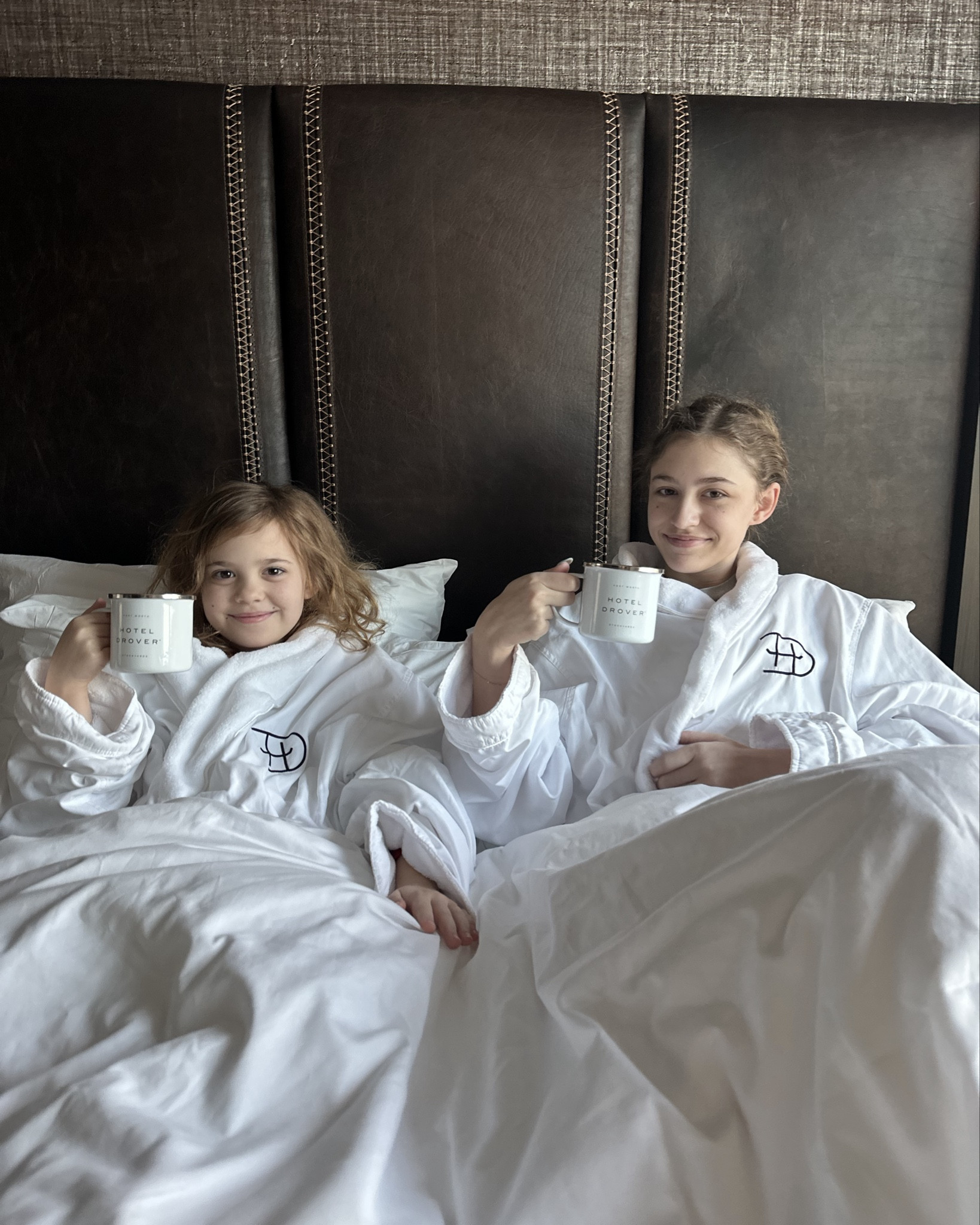 The best gift of all is a MEMORY..
Give loved ones the opportunity to crate some meaningful moments with Marriott Gift Card @marriott 

If you’re local and looking for a fun way to have some holiday magic, we highly recommend a night at The Drover. 

#LTKmomlife #LTKHoliday #LTKGiftGuide