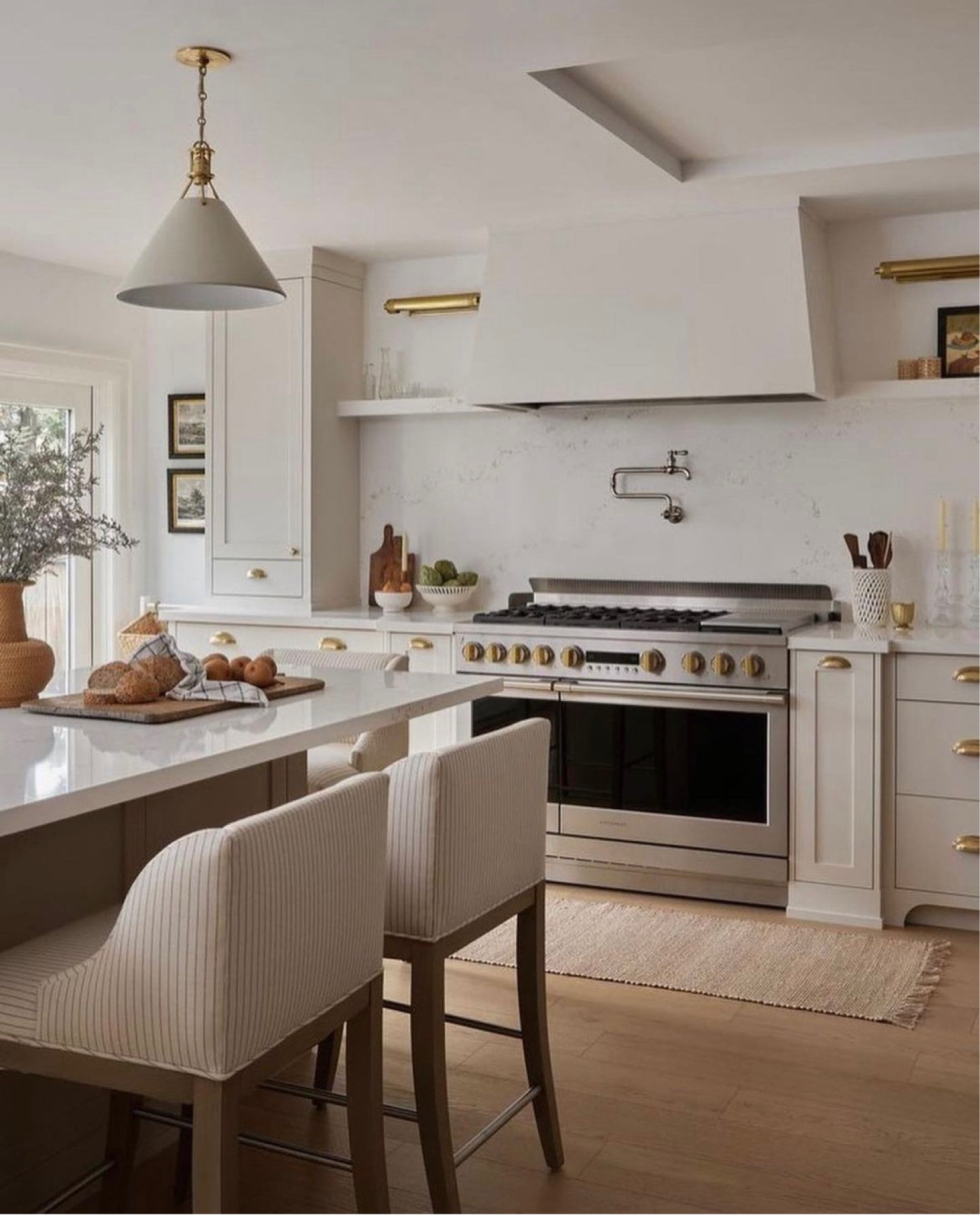 kpd the daily dose: shop this kitchen 

design: @lcandkel
📷 : @lomillerphoto

#LTKstyletip #LTKhome