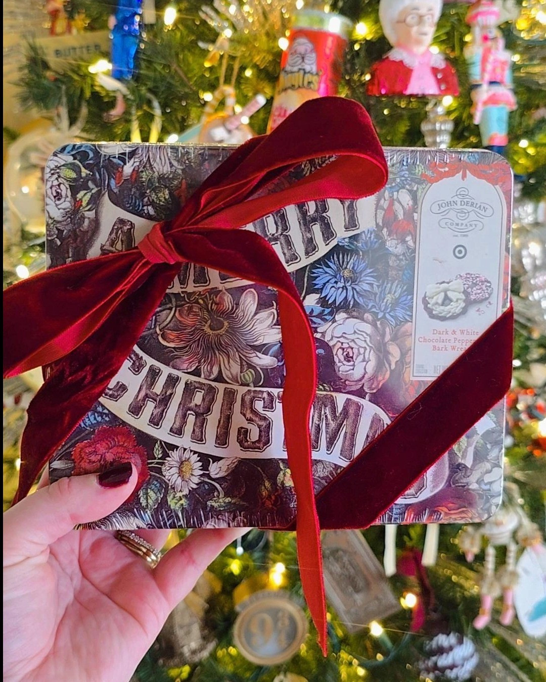 The perfect hostess gift! 🍫🎁

#LTKHoliday #LTKGiftGuide