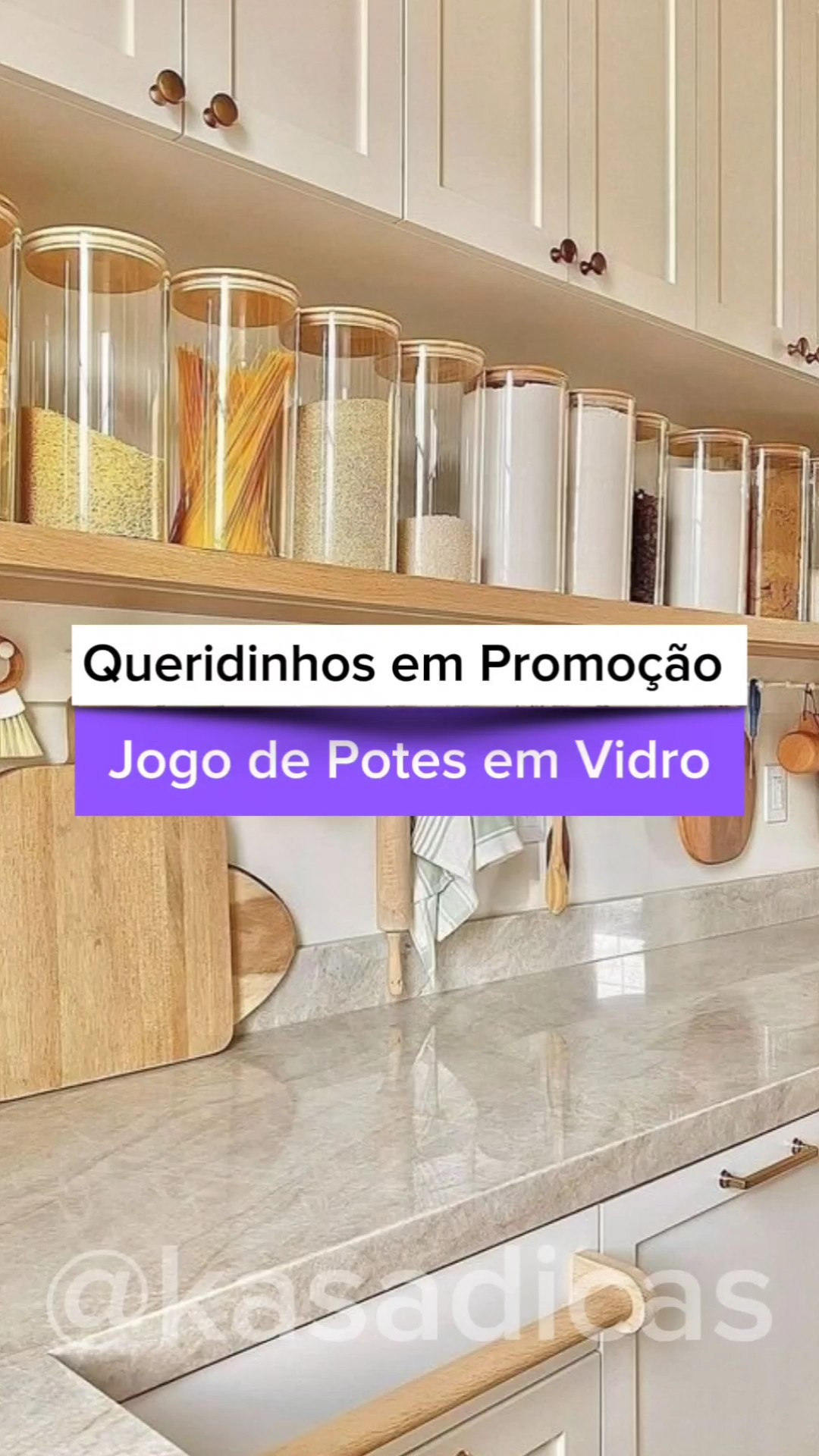 Organização e beleza em sua cozinha com este kit com 5 potes de vidro com tampa em bambu da Oikos! 🥰 Perfeitos para armazenar alimentos com praticidade e estilo. Confira os detalhes e garanta o seu com um preço promocional que está imperdível!! 

