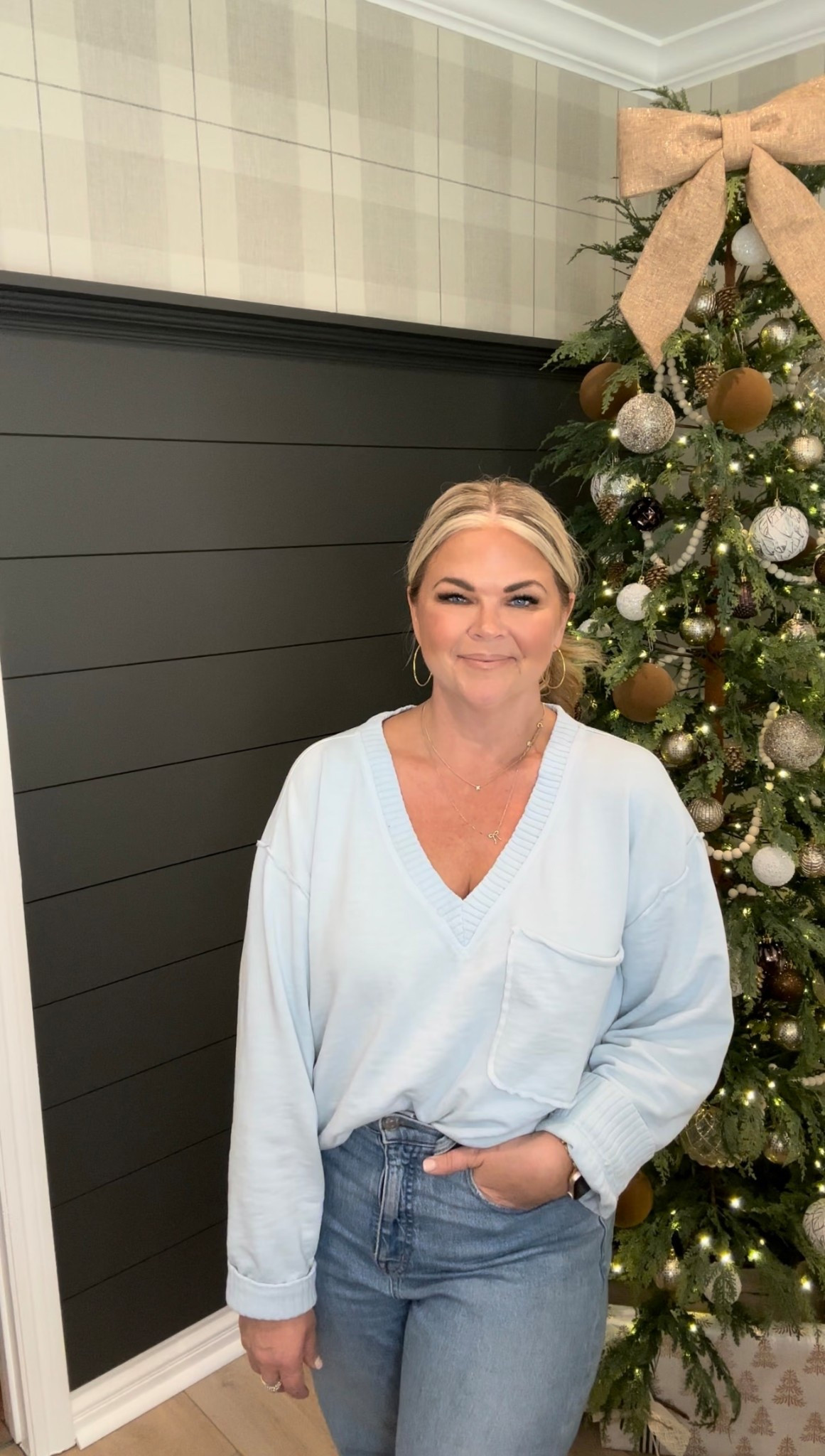 Love this cozy sweater! It’s one of my favorite go to’s! Comes in a few colors🖤

#LTKMidsize #LTKOver40 #LTKSeasonal