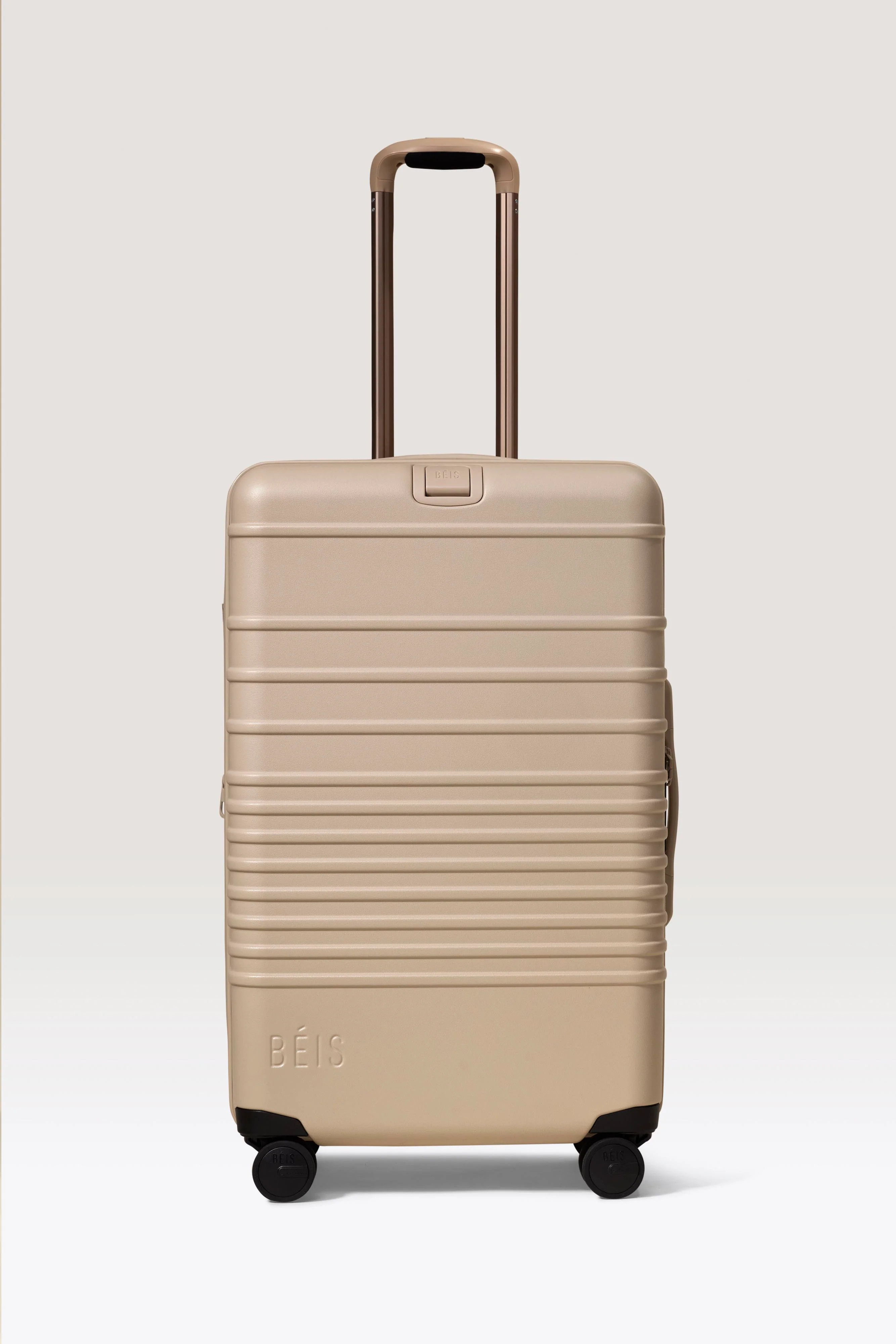 BÉIS 'The Medium Check-In Roller' in Beige - Beige 26 inch Medium Rolling Luggage & Checked Suit... | BEIS
