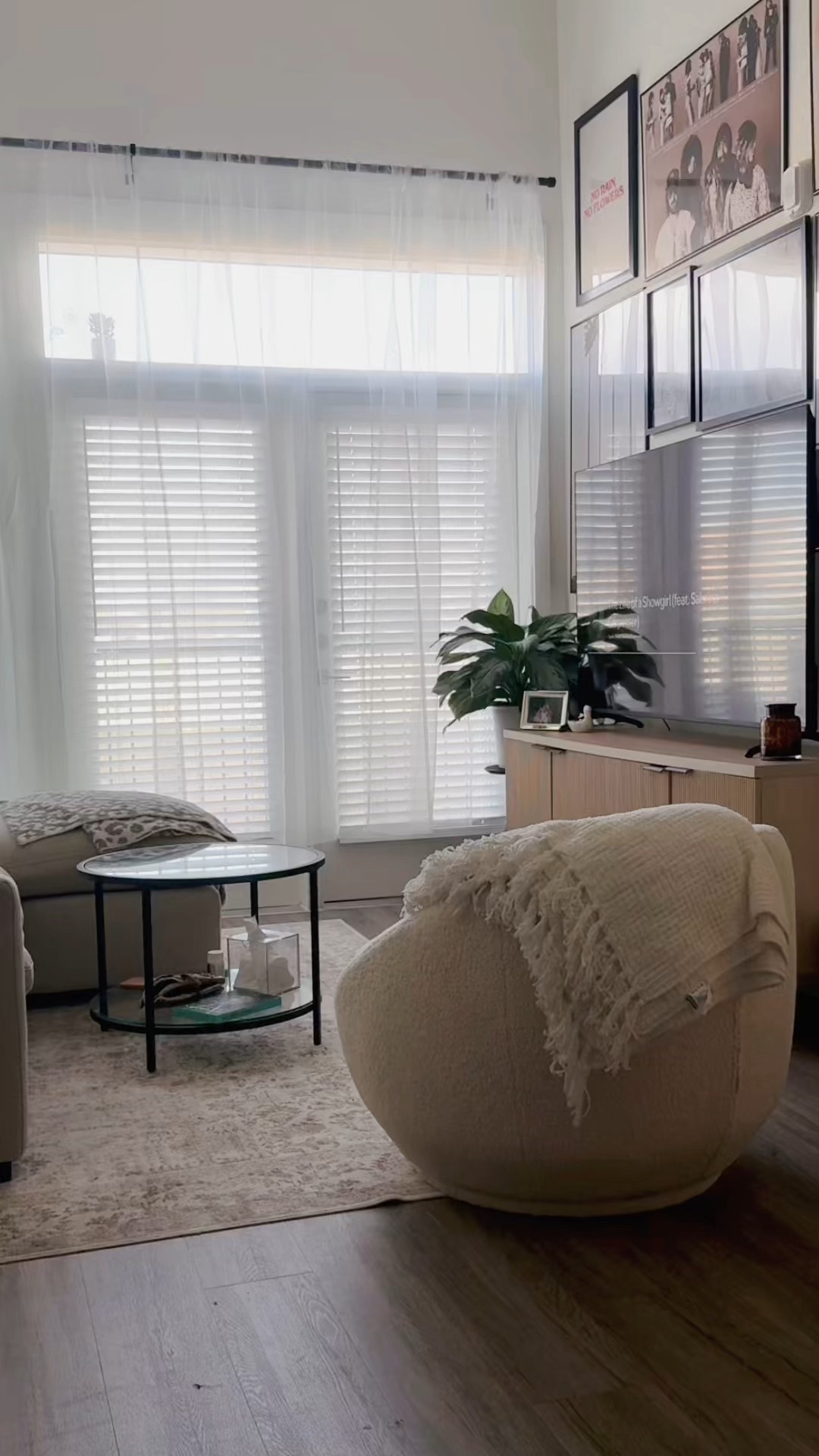 Slowly getting to decorating my place! 

#LTKHome #LTKFindsUnder100