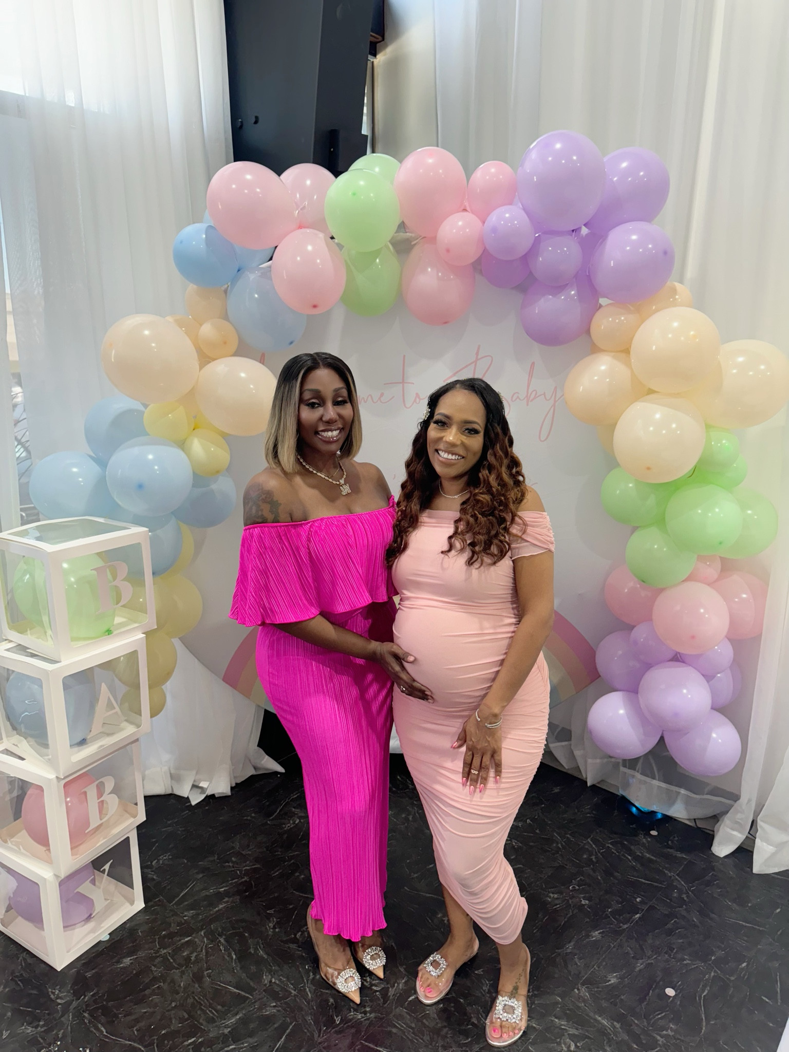 Cute and comfy plisse pink two piece skirt set 