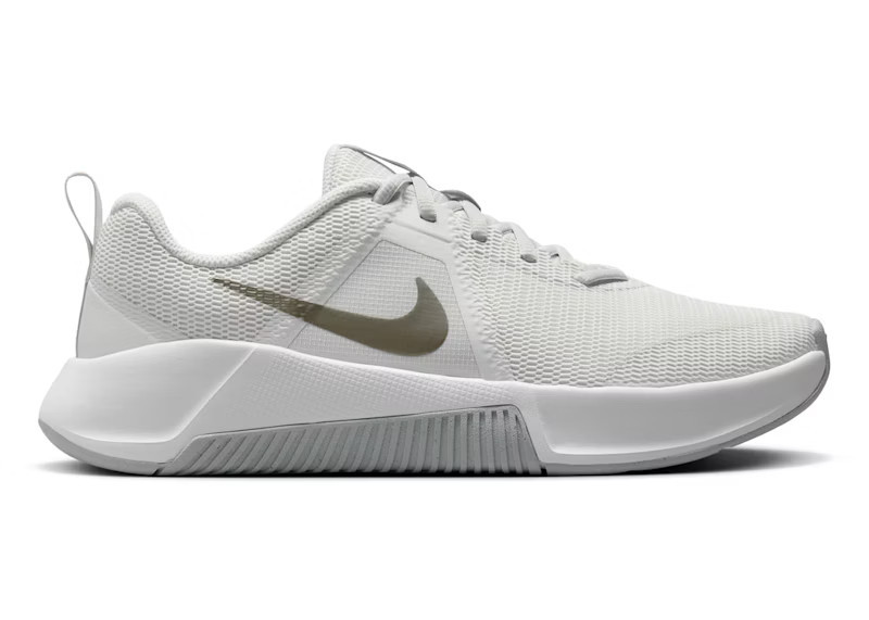 Nike MC Trainer 3 (Women's) Sneakers in Photon Dust/White/Light Smoke Grey | StockX