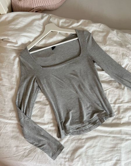 Basic longsleeve, grey Longsleeve, round neck Longsleeve, Skims dupes, skims, beige, white, basic tops , basics , ribbed tops, skims , trendy , H&M , longsleeve , 2023 fashion , outfit inspo 

Try on, School outfit, winter fashion, 2023 fashion, basics , gold hoops , gold jewelry , grey, H&M , outfit inspo , outfit inspiration

#LTKstyletip #LTKfit #LTKFind