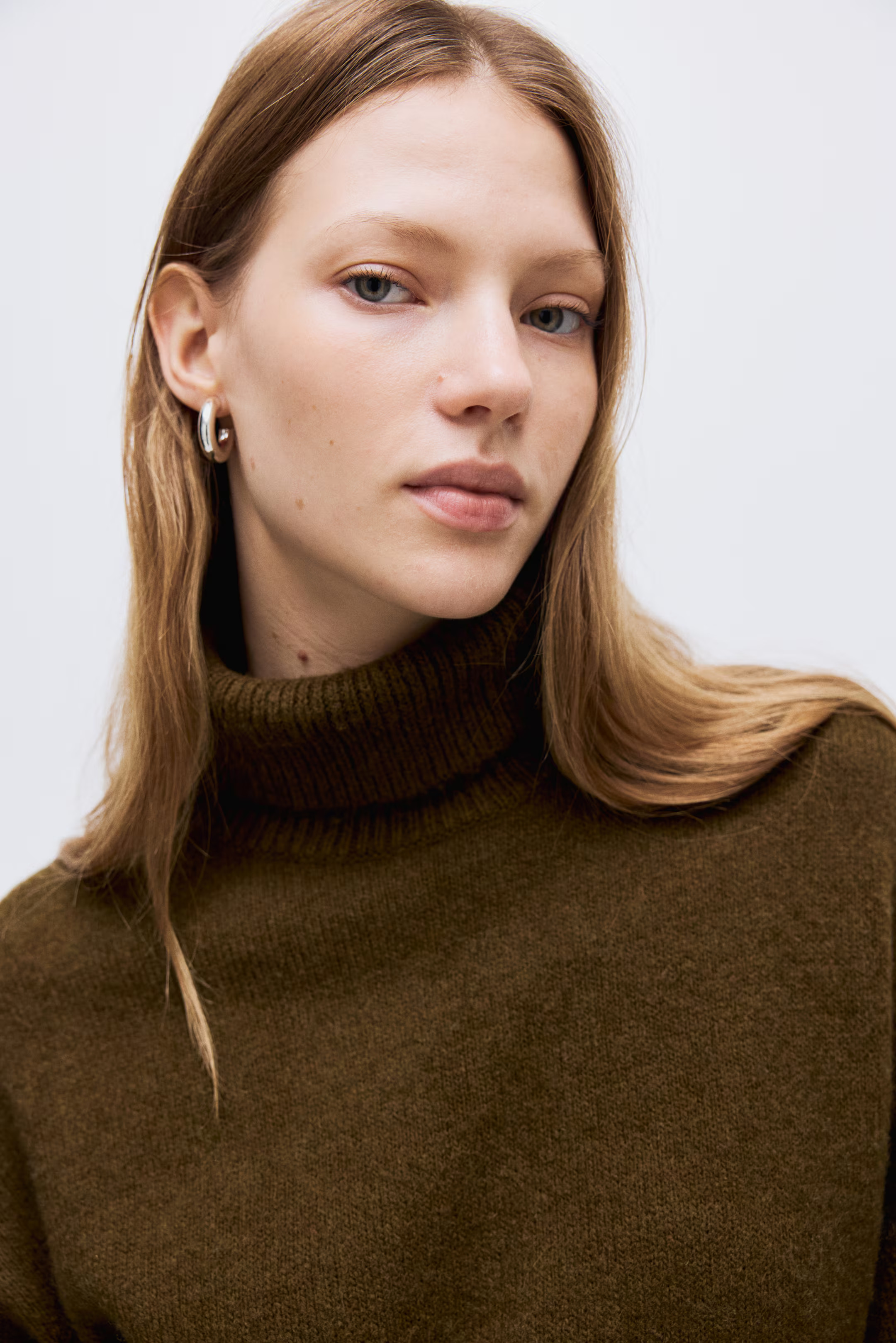 Loose-Fit Turtleneck Sweater | H&M (US + CA)