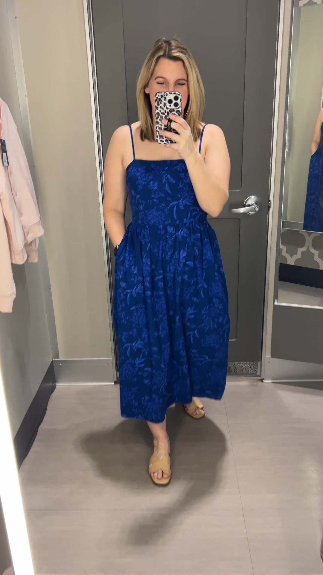 The perfect Easter dress! This dress is so flattering. The fabric is thick, it has pockets and is perfect for spring!

#LTKSeasonal #LTKOver40 #LTKFindsUnder50