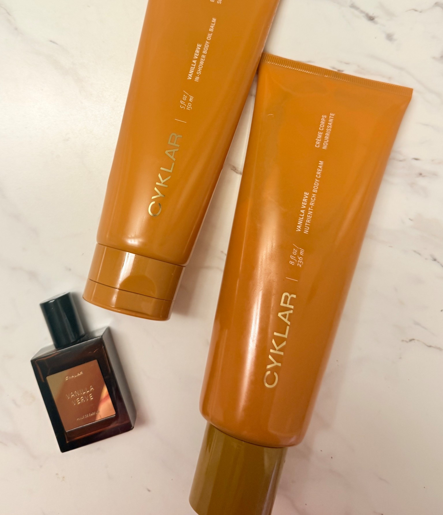 soft glow + my everyday scent 🫧🍯✨
These are amazing! 

#LTKselfcare #LTKBeauty #LTKgrwm