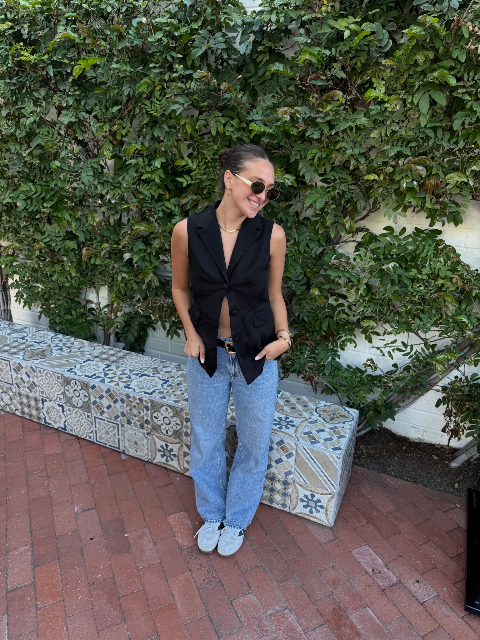 Casual but elevated. The top isn’t sold anymore but linked a few similar options to recreate the same look🖤 @abercrombie @Reformation 

#LTKgrwm #LTKSpringSale #LTKootd