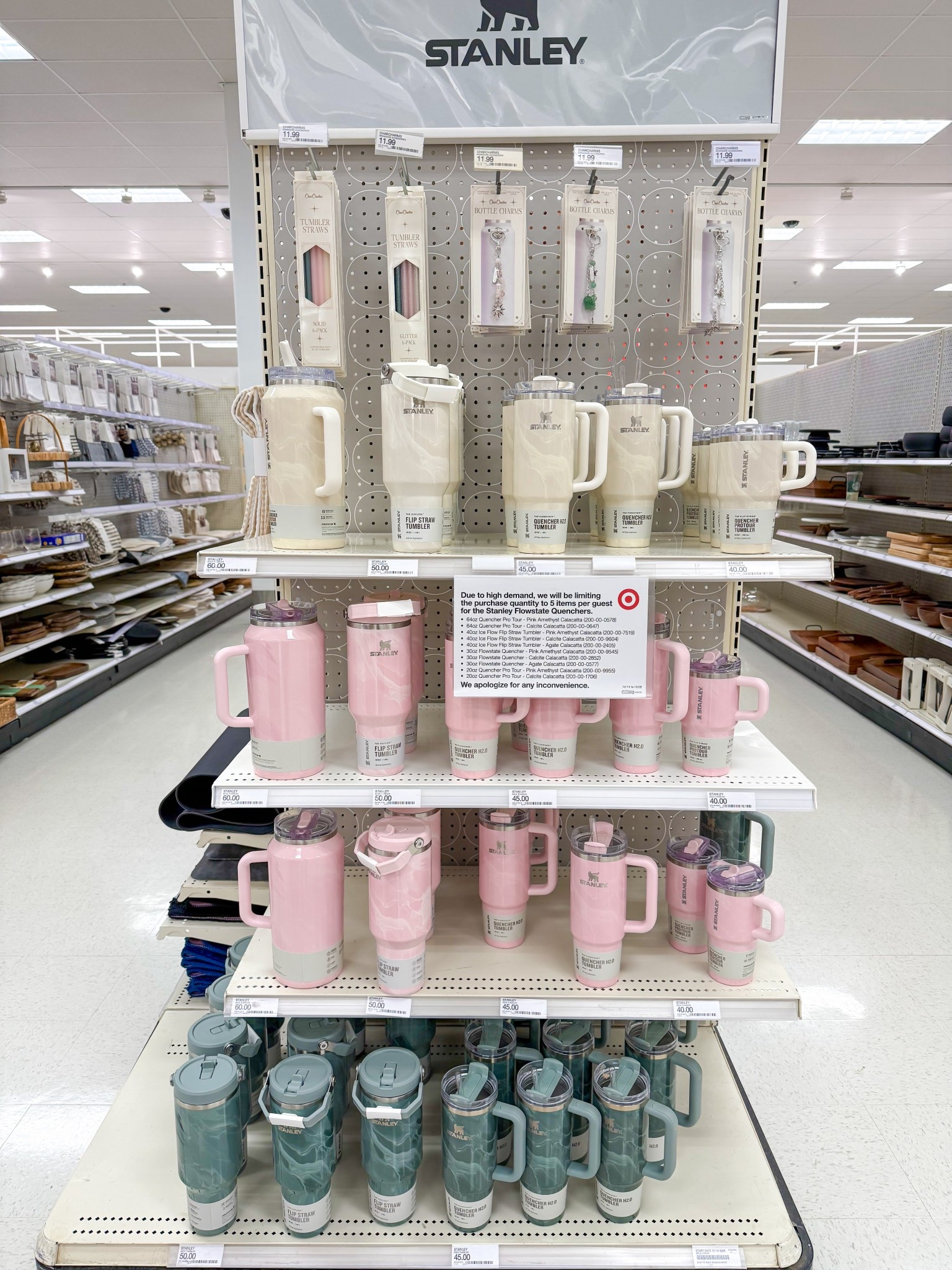 Marble print Stanley tumbler - Christmas gift idea 






Target finds 
Gifts for her
Gifts for teens 
Gifts for mom 


#LTKFindsUnder50 #LTKGiftGuide #LTKHoliday