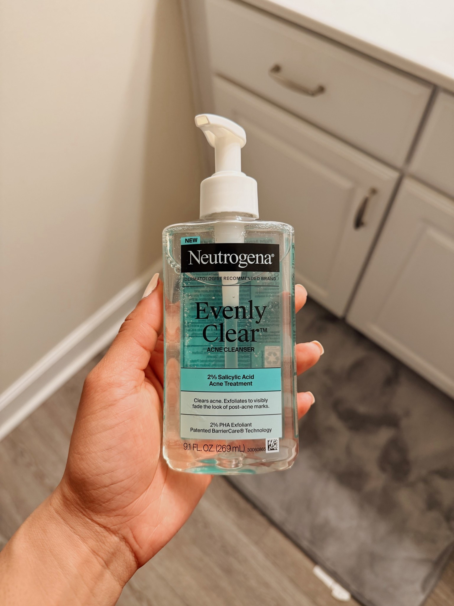 I just started using the new Neutrogena Evenly Clear acne cleanser, and I’m really excited to see how my skin responds. 

#LTKselfcare #LTKBeauty