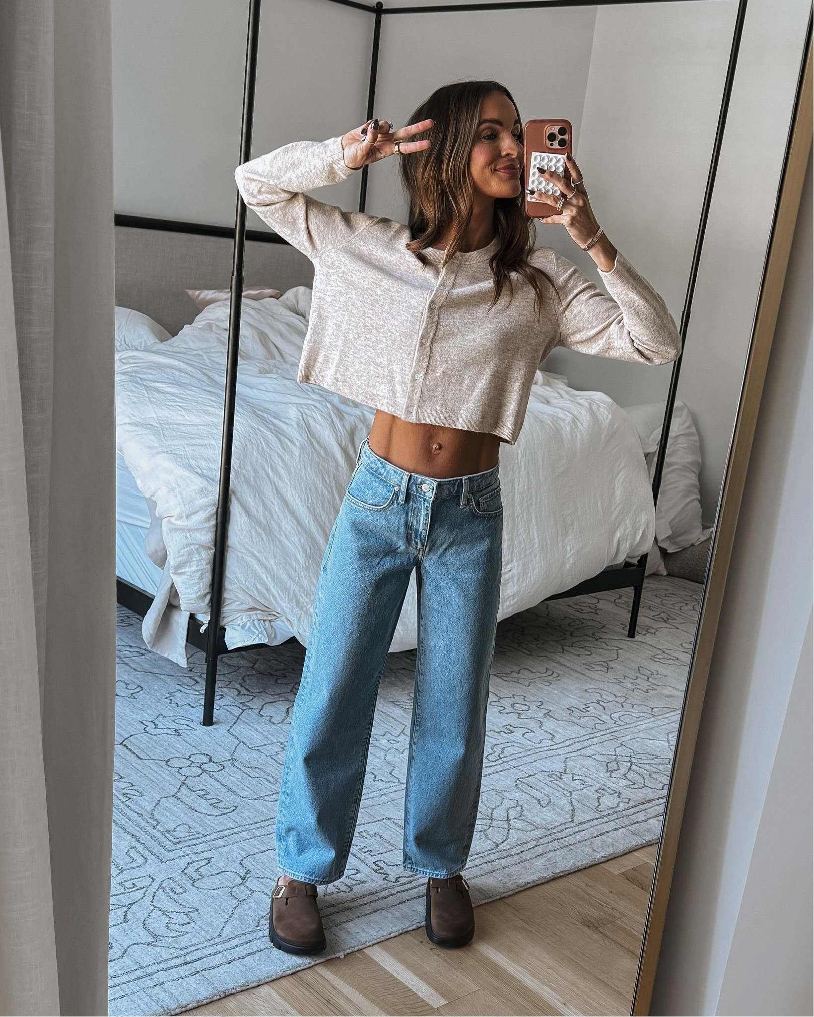 classic cardigan + jeans combo 🤍 