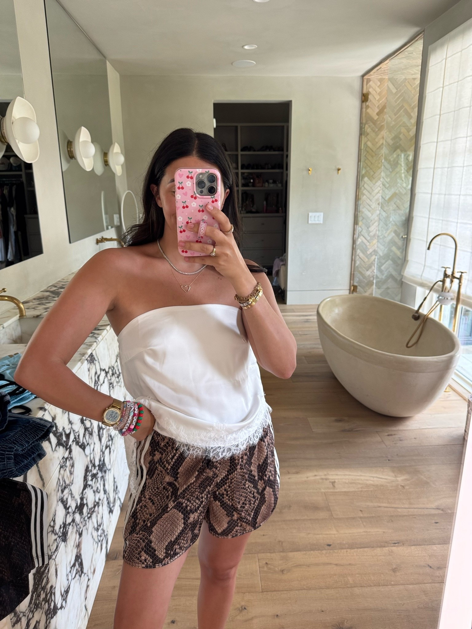 Top: small 
Bottoms: medium 

Dressupbuttercup.com #dressupbuttercup #dederaad

#LTKootd #LTKmomlife #LTKSeasonal