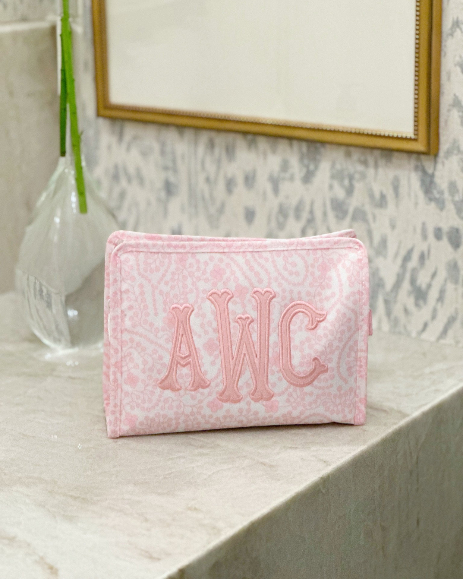 My favorite cosmetic bag! I love the personalization options! A great gift!!!🩷🩷🩷🩷 They also have beautiful towels, decor, pillows, and baby items! 