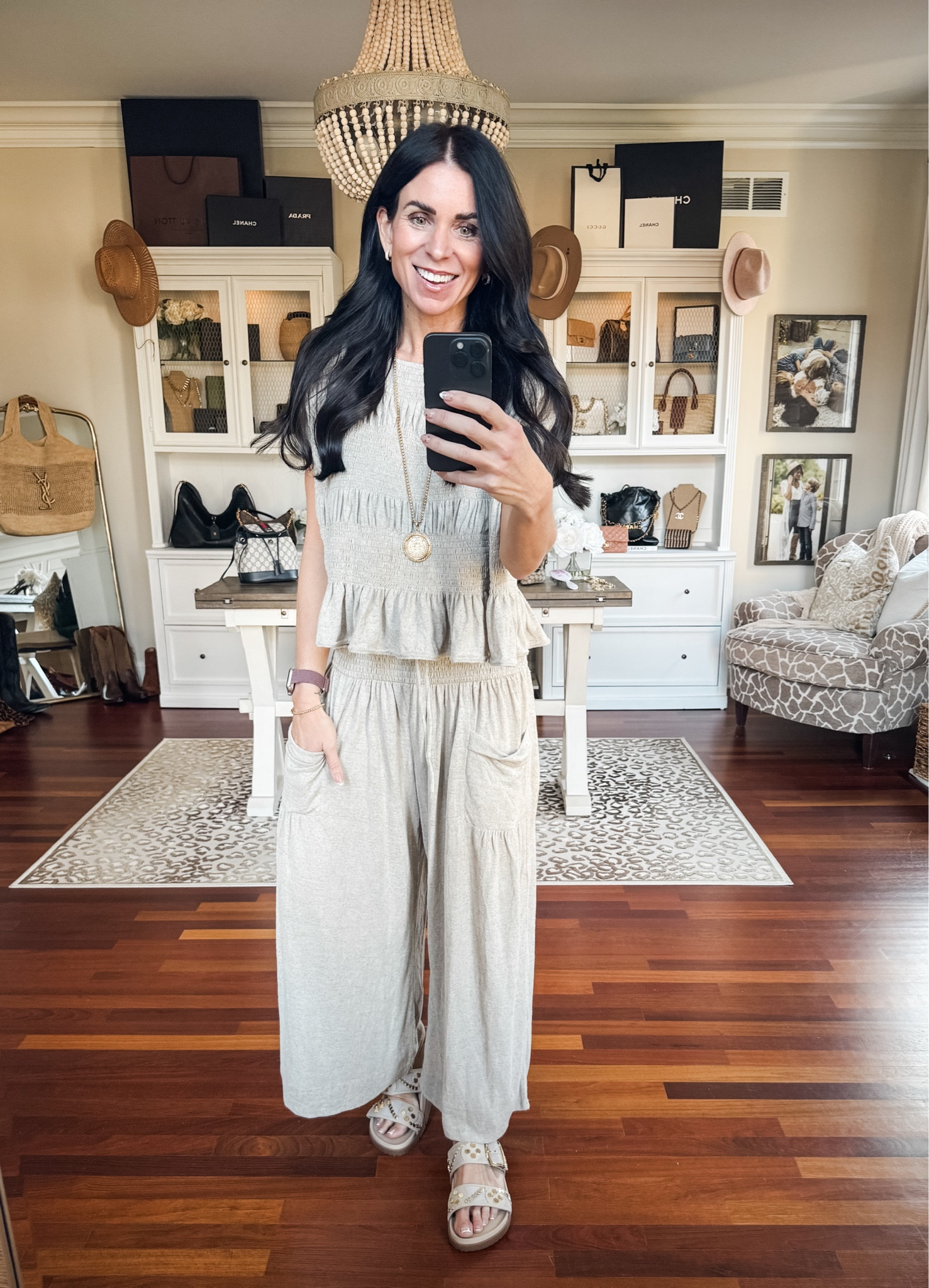 
These @freepeople pieces are just too good not to share🙌🏻 And today when you spend $150 you get $100 to use in a future purchase👏🏼 Simply like this post and comment “Free People” and I’ll send all the details straight to your inbox👌🏼

#freepeoplepartner #freepeopletryon #fallstyle #freepeople #holidaystyle
#barreljeans #falloutfitideas #westernboots #chorejacket


#LTKSaleAlert #LTKGiftGuide #LTKStyleTip