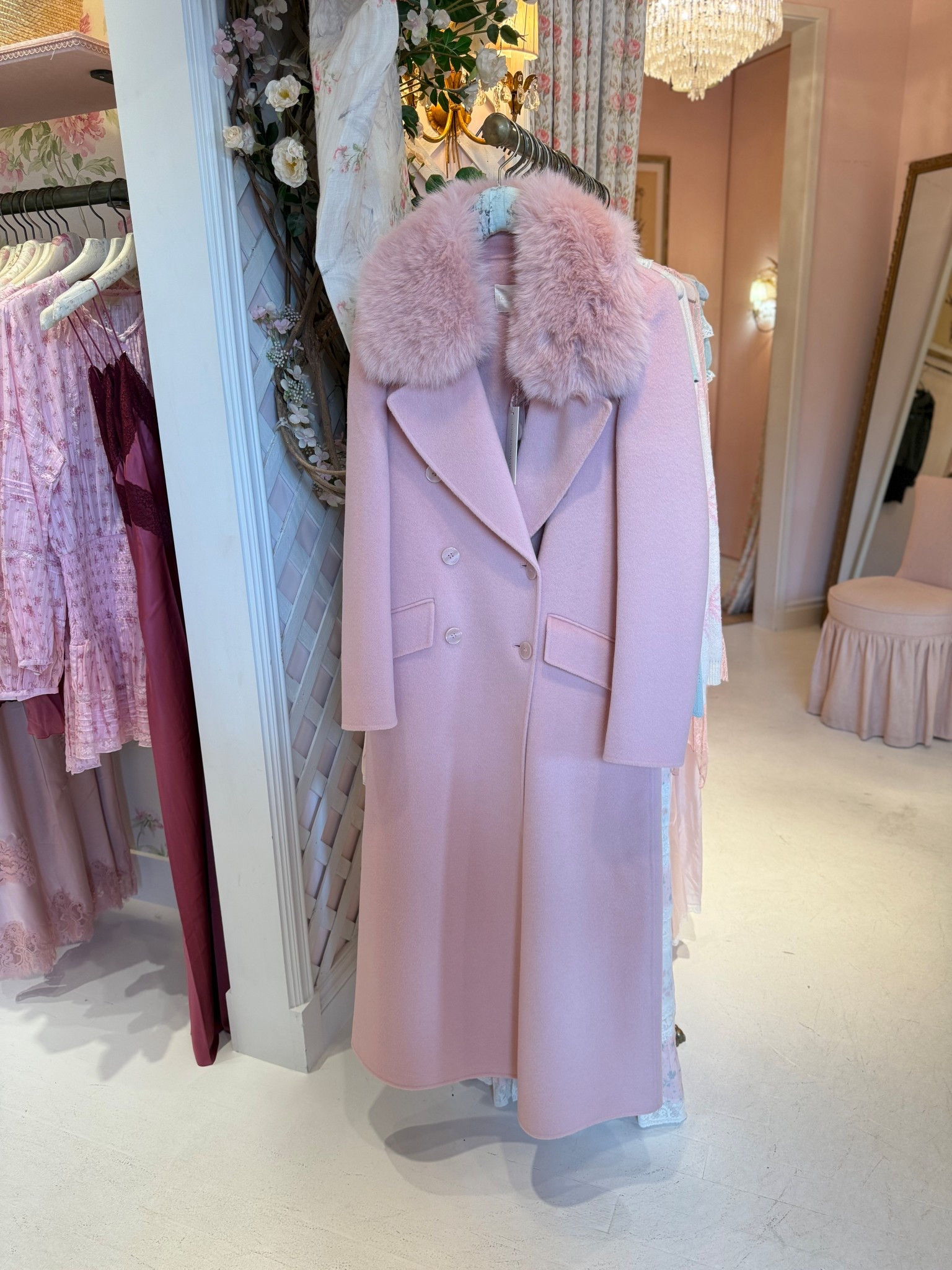 Dreaming of a pink Christmas 🎄💕

#LTKSeasonal