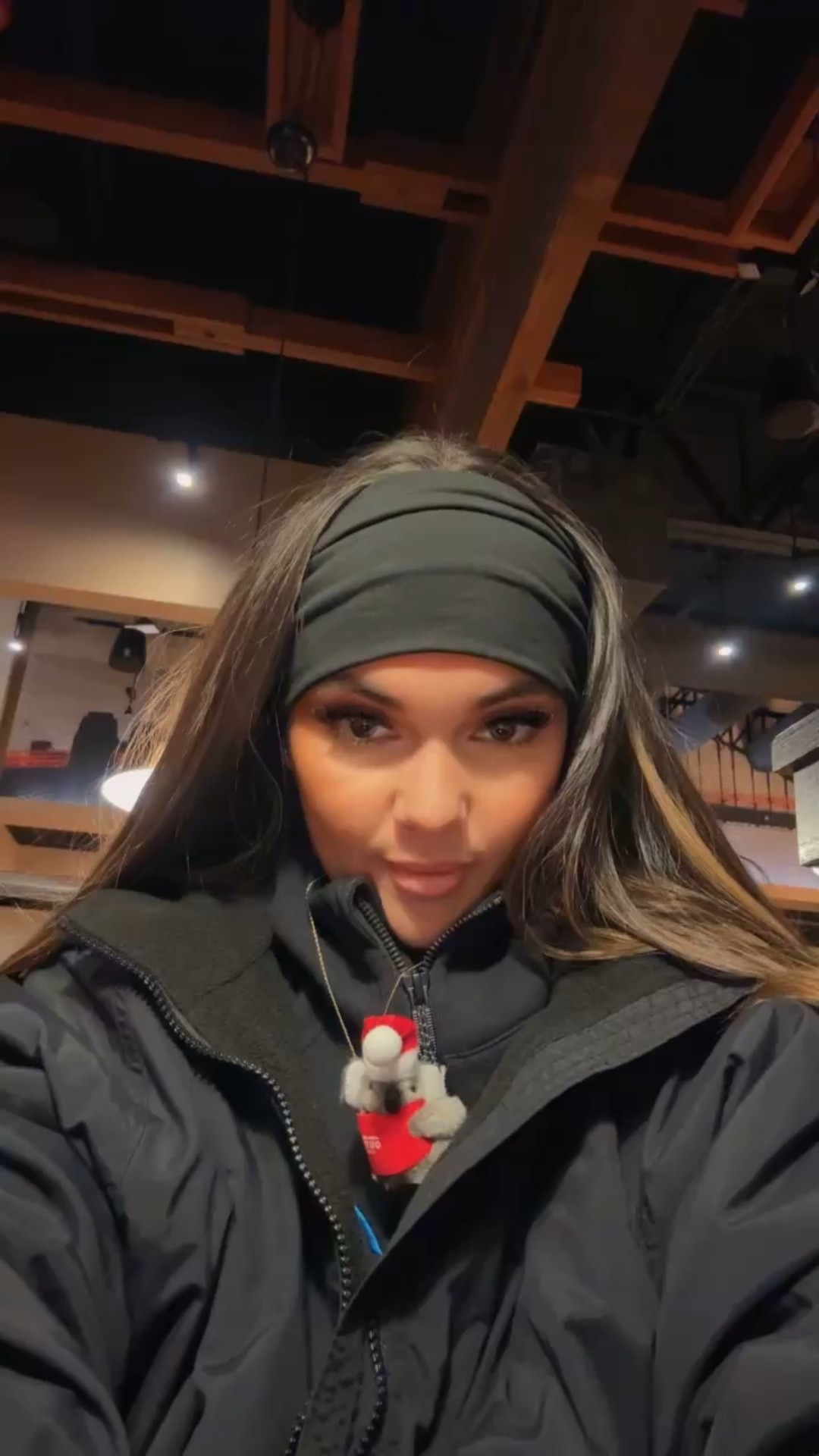 I found a friend at Outback but more importantly, my makeup was giving ✨

#LTKHoliday #LTKBeauty #LTKGiftGuide