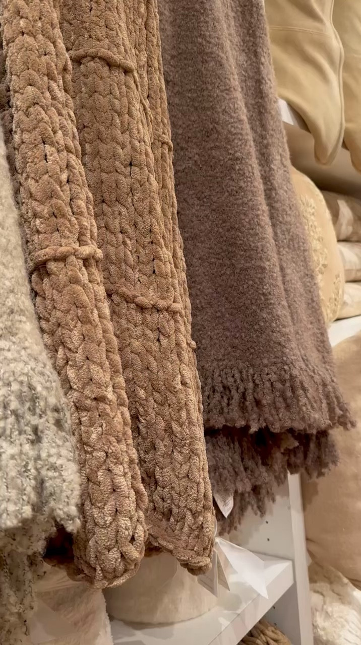 Pottery Barn Fall Finds

Throw blankets, fall home, home decor, home finds, neutrals home, knit blanket, fall refresh  

#LTKFallSale #LTKSeasonal #LTKHome