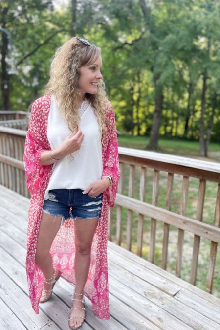 Summer outfit / date night outfit / beach outfit / kimono outfit / country concert outfit / festival outfit 

Kimono- one size
Lace camo tank- small
Denim shorts- several years old from AE, linking similar 
Sandals- linking similar 


#LTKSwim #LTKFindsUnder50 #LTKFestival