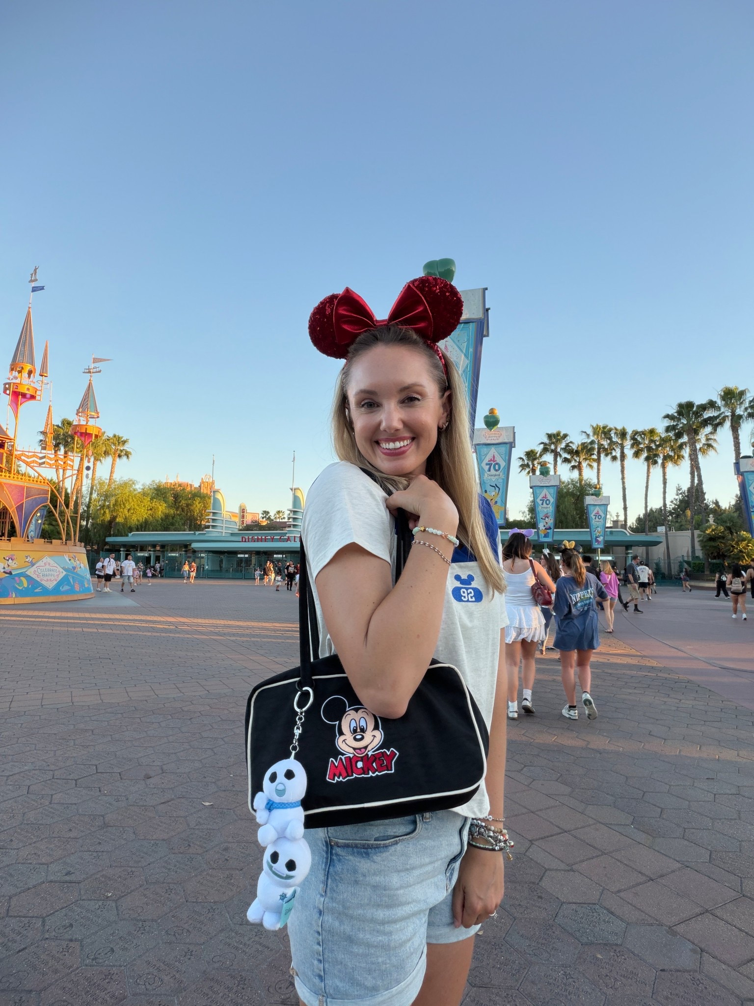 Oh how I absolutely love the new Baggu x Disney collection 🥰🖤 the bowler bag is everything, and is still available on the Baggu website!

#LTKootd #LTKSeasonal #LTKBeauty
