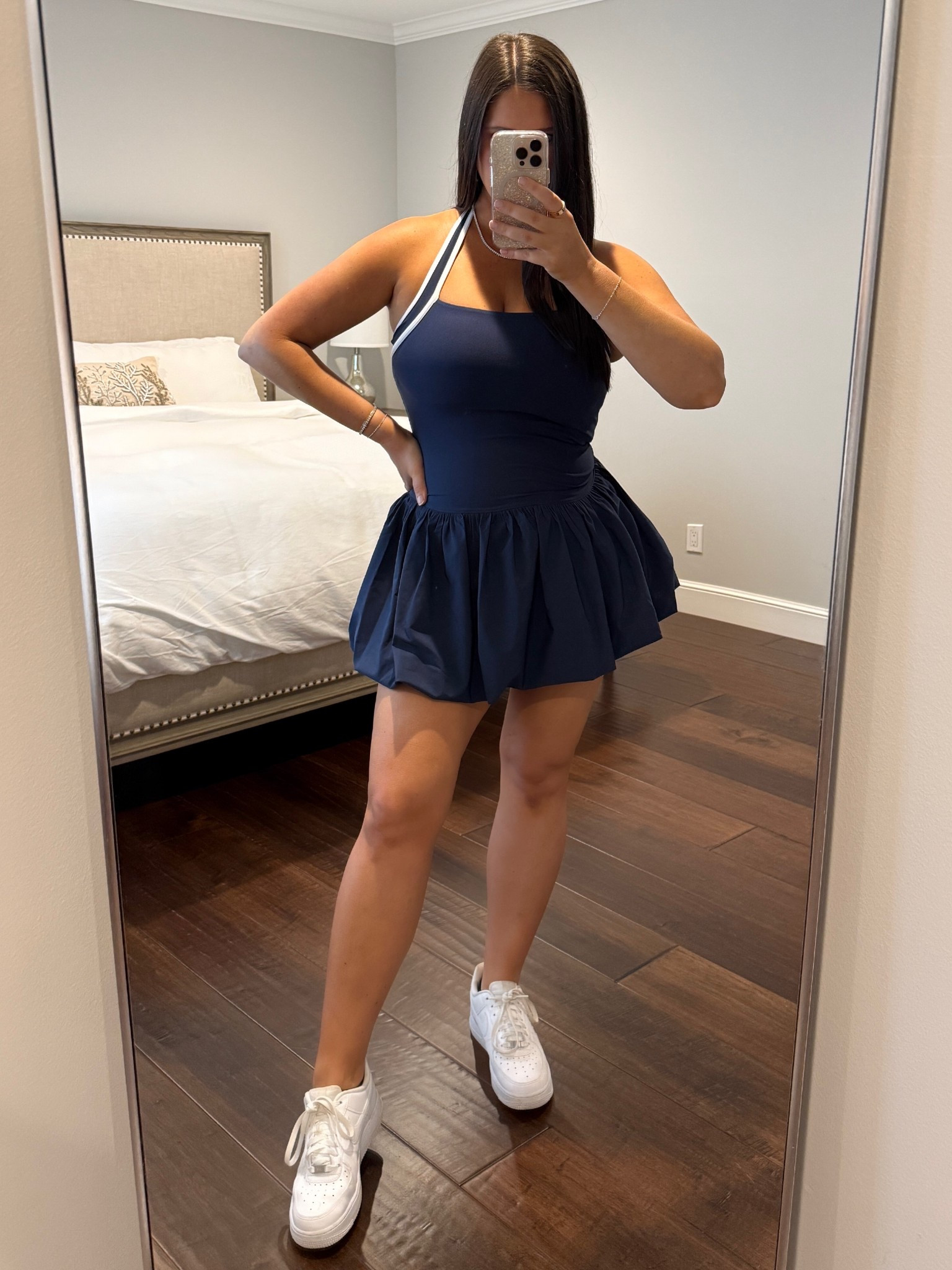 I’m 5’6” wearing a size medium! 