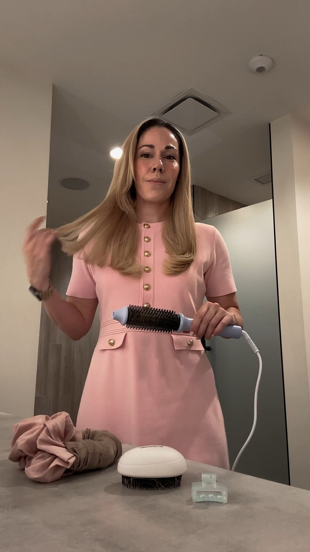 FAVORITE GYM TO OFFICE ESSENTIALS

This thermal brush makes getting ready at the gym a breeze without all the excess tools, making it easy to keep your gym bag light. It’s also under $20 and pretty durable! I’ve been beating it to hell in my gym bag with daily use. It’s 50% off right now too making it $9!

I also cannot get enough of this easy to pack dress! It’s lightweight, doesn’t wrinkle, and looks incredibly timeless. It’s a nice weight and looks high end. It’s also under $40.

Of course my Sleepy Tie makes this whole process take even less time! My blowout is preserved during a sweaty workout, which means I spend less time styling post class. It’s given me almost 30 minutes back in the morning.

Chanel inspired dress, classic old money looks, what to wear to the office, summer workwear 