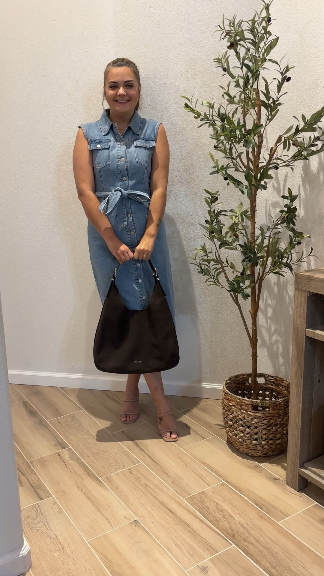 Perfect denim dress + handbag for fall ✨ 

#LTKStyleTip #LTKMidsize #LTKSeasonal