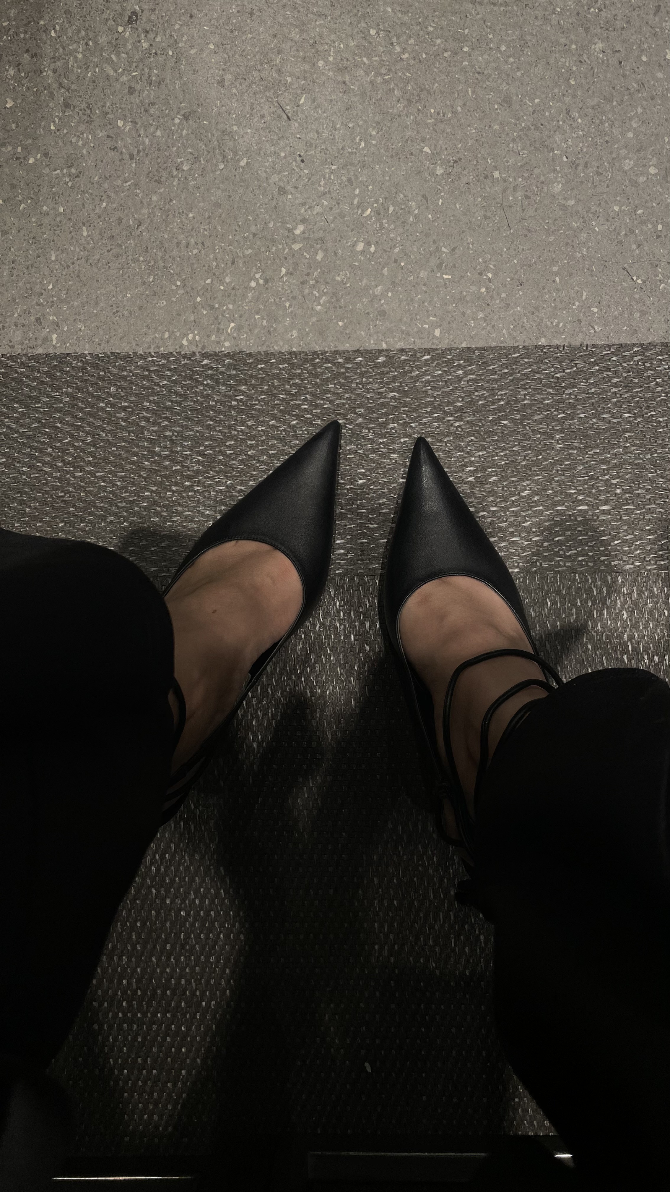 Black heels + black pants = classic 

#LTKFestival #LTKgrwm #LTKdayinmylife
