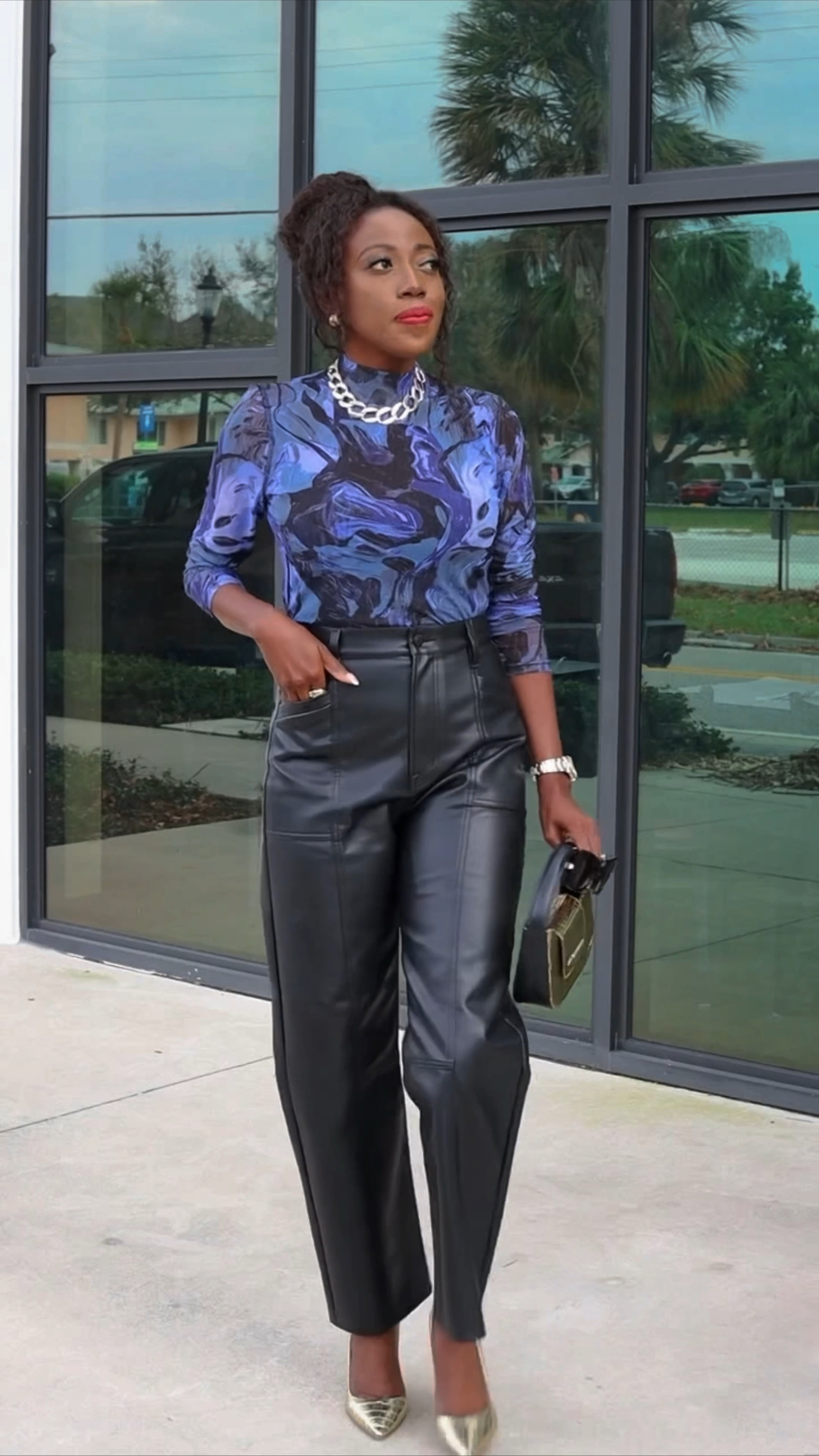 My pants fit true to size. Wearing a 26. 
My top is a mesh material. True to size. Wearing a small. 

Fall Outfit, Fall Fashion, Fall Outfits, Holiday Outfit, Thanksgiving Outfit, 

#LTKOver40 #LTKVideo #LTKStyleTip