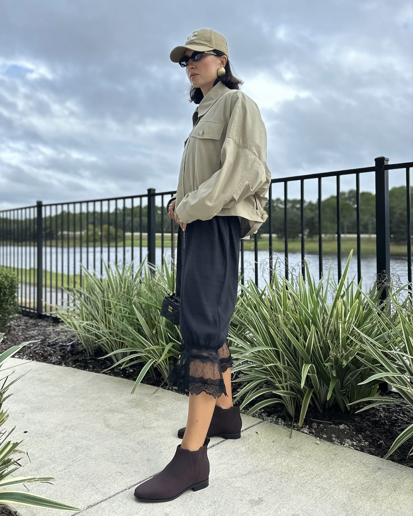 Effortless, chic, and a little bit lace-obsessed today.
✅Comment LINK and I’ll send you everything.


#LTKTall #LTKootd