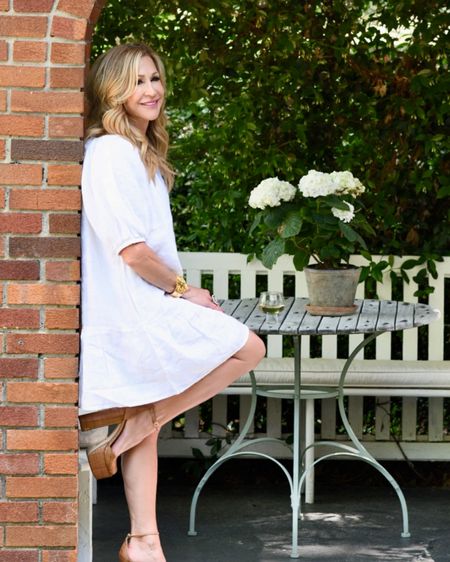 I absolutely adore how these sky high platforms from Sam Edelman look with this beautiful linen dress from Brochu Walker!  This easy one-and-done look will go so many places this summer!


#LTKstyletip #LTKSeasonal #LTKshoecrush