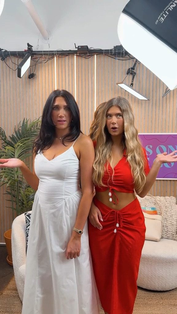 you guysss we have someone special joining us on the pod 👀

#LTKSeasonal