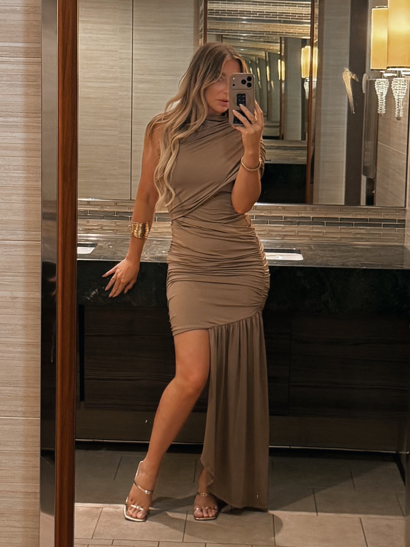 Unfortunately I do love a good bathroom selfie

#LTKdayinmylife #LTKgrwm #LTKNYFW