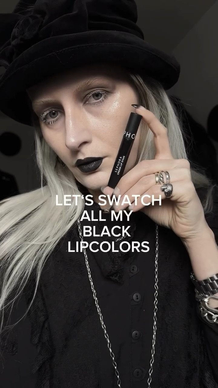 #9 sephora cream lip stain
- Farbe: night bird 
- Deckkraft: 5/5
- Haltbarkeit: 5/5
- Tragekomfort: 4/5
Einer meiner liebsten longlasting Lippenstifte 🖤 hält super lange ohne sich komisch abzunutzen! Wer schwarz mag sollte den unbedingt ausprobieren. 

Verlinkt in meiner IG Story 🖤

#lipstickchallenge #blacklips #darklips #gothlips #gothmakeup #blacklipstick #sephora