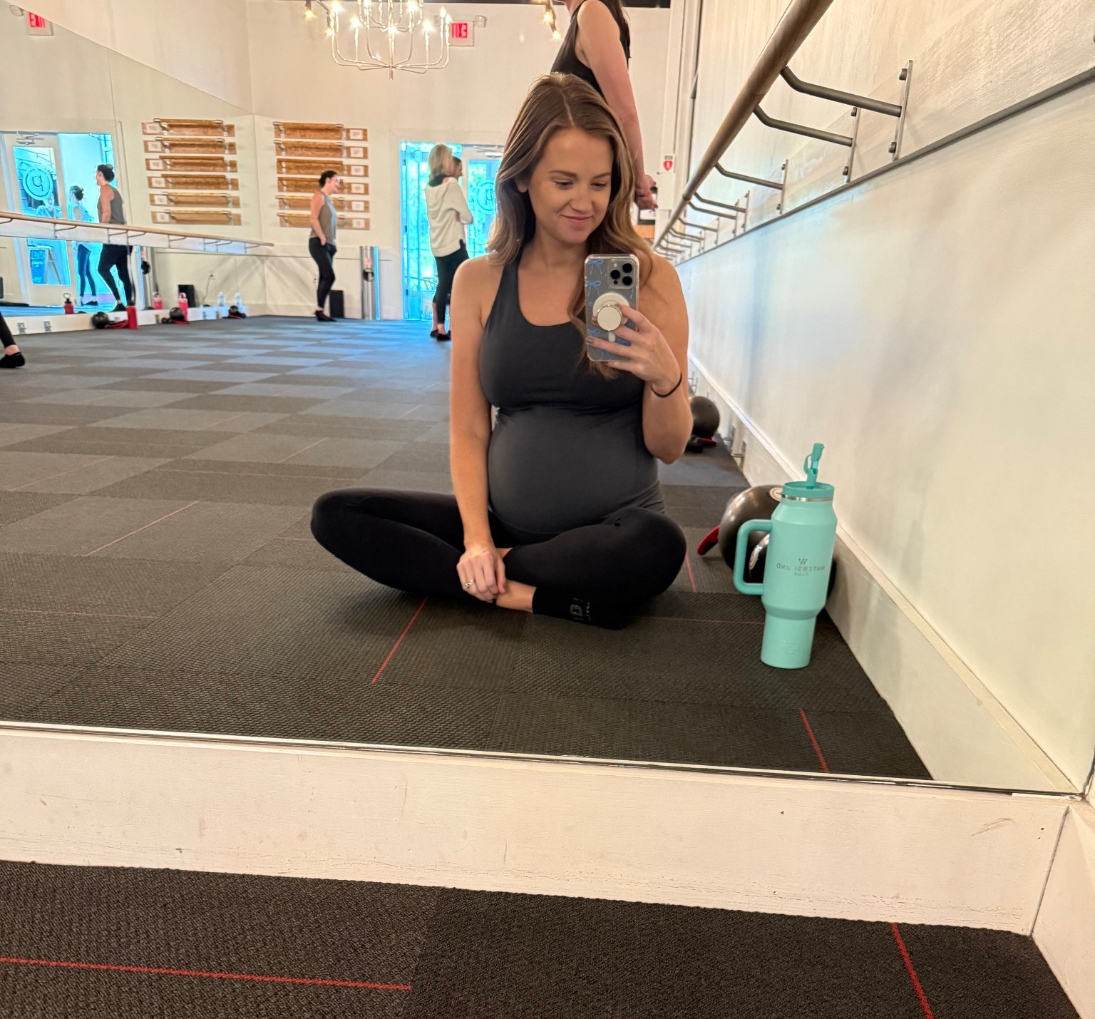 Maternity activewear. Wearing a size small. 

#LTKBump #LTKBaby #LTKFamily