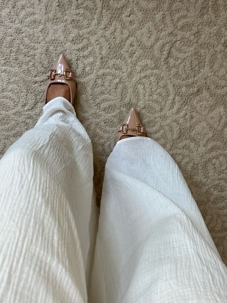 Gucci vibe flats for $34! 
Wide leg gauze pants 
White flowy pants
Chic summer flats 


#LTKFindsUnder50 #LTKShoeCrush #LTKStyleTip