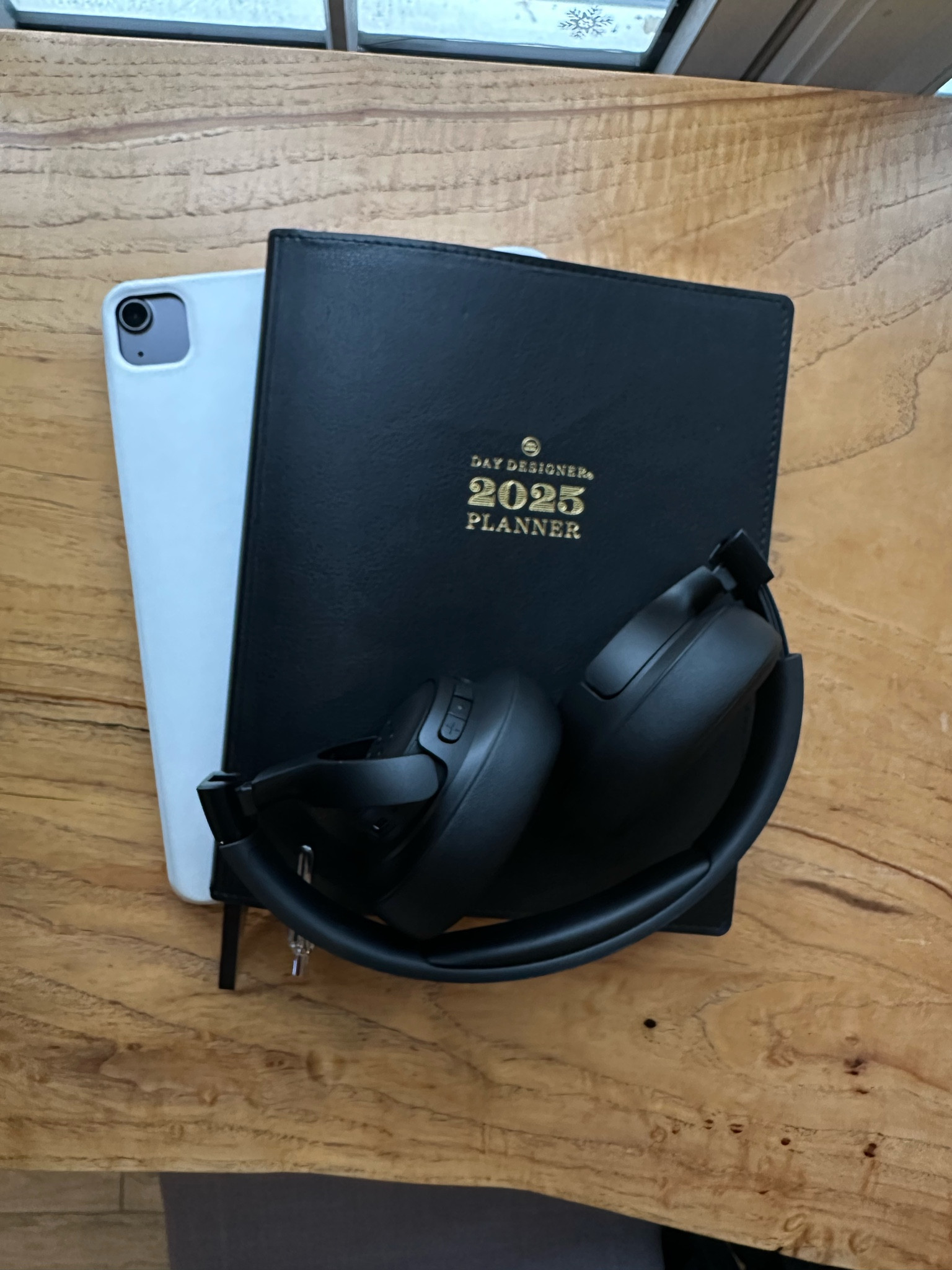 Loving this plannner and my ipad is still one gadget that brings me joy! I replaced my headphones and I am obessed! #walmart #jbl #target

#LTKSeasonal #LTKGiftGuide #LTKWatchNow